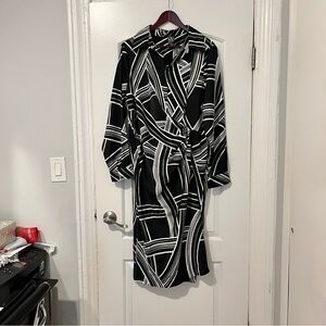 Worthington Black and White Geometric Long Sleeve Dress